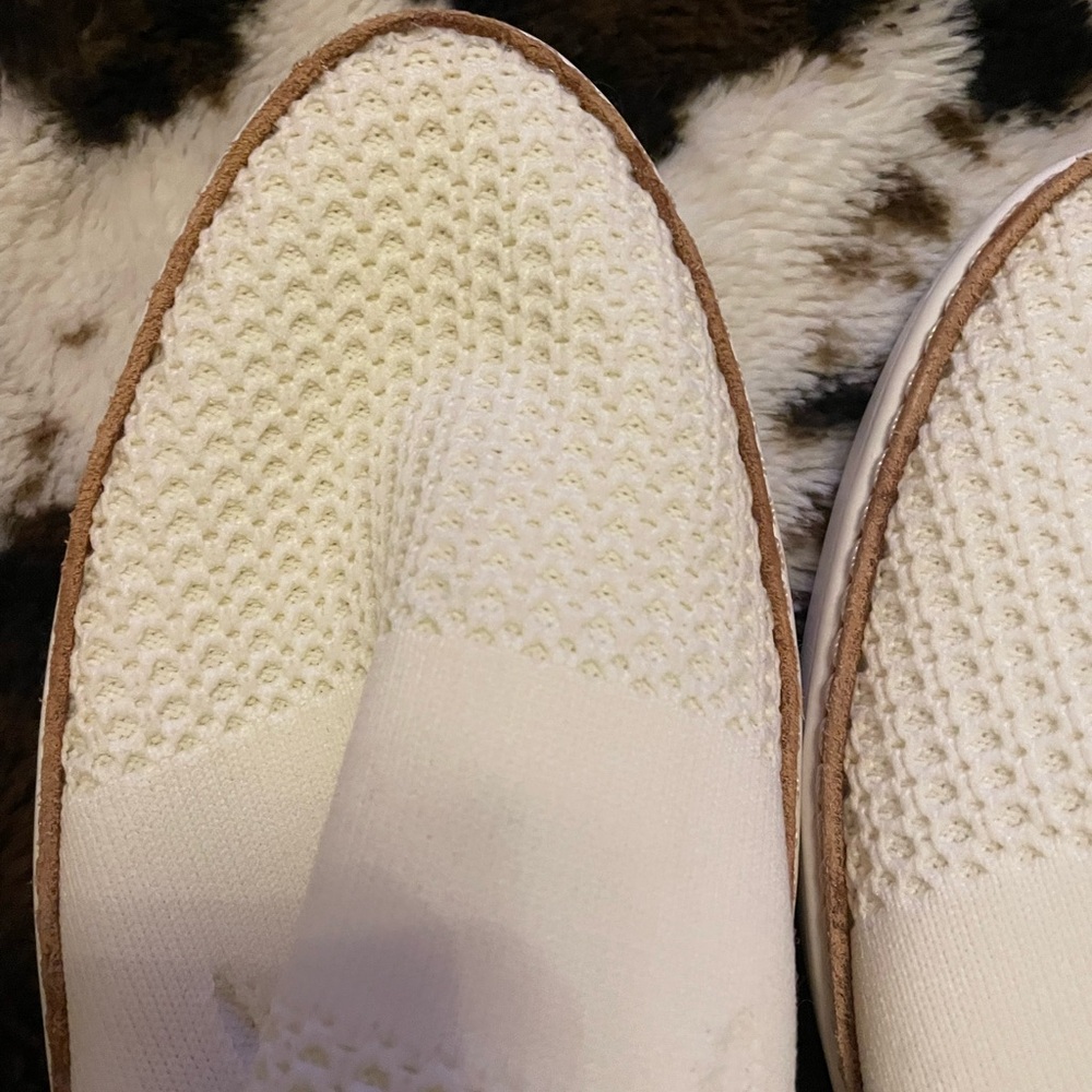 UGG Women's White and Tan Sammy Slip-On Shoes - Picture 6 of 6